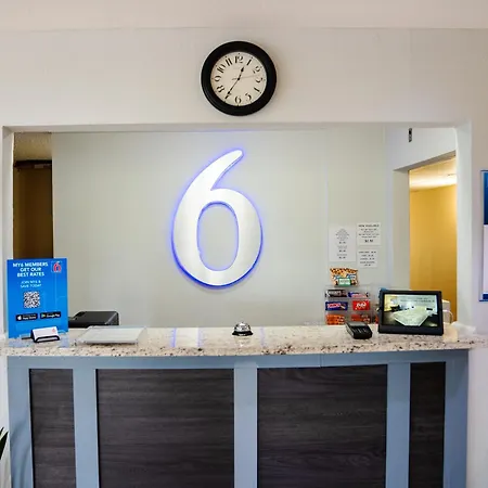 Motel 6 Litchfield, Il