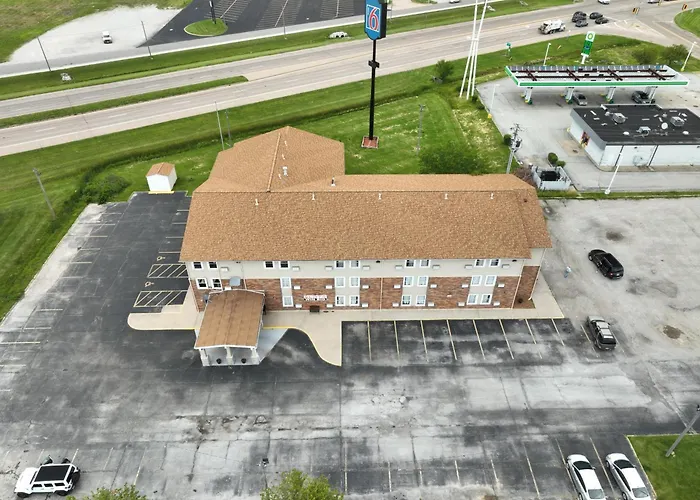 6 Litchfield, Il 4*