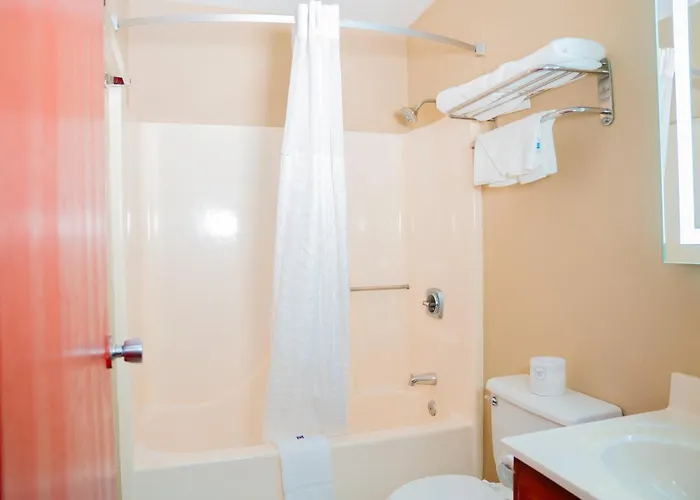 6 Litchfield, Il Hotel