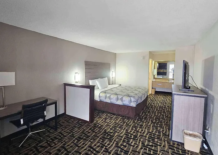 6 Litchfield, Il 4* Litchfield